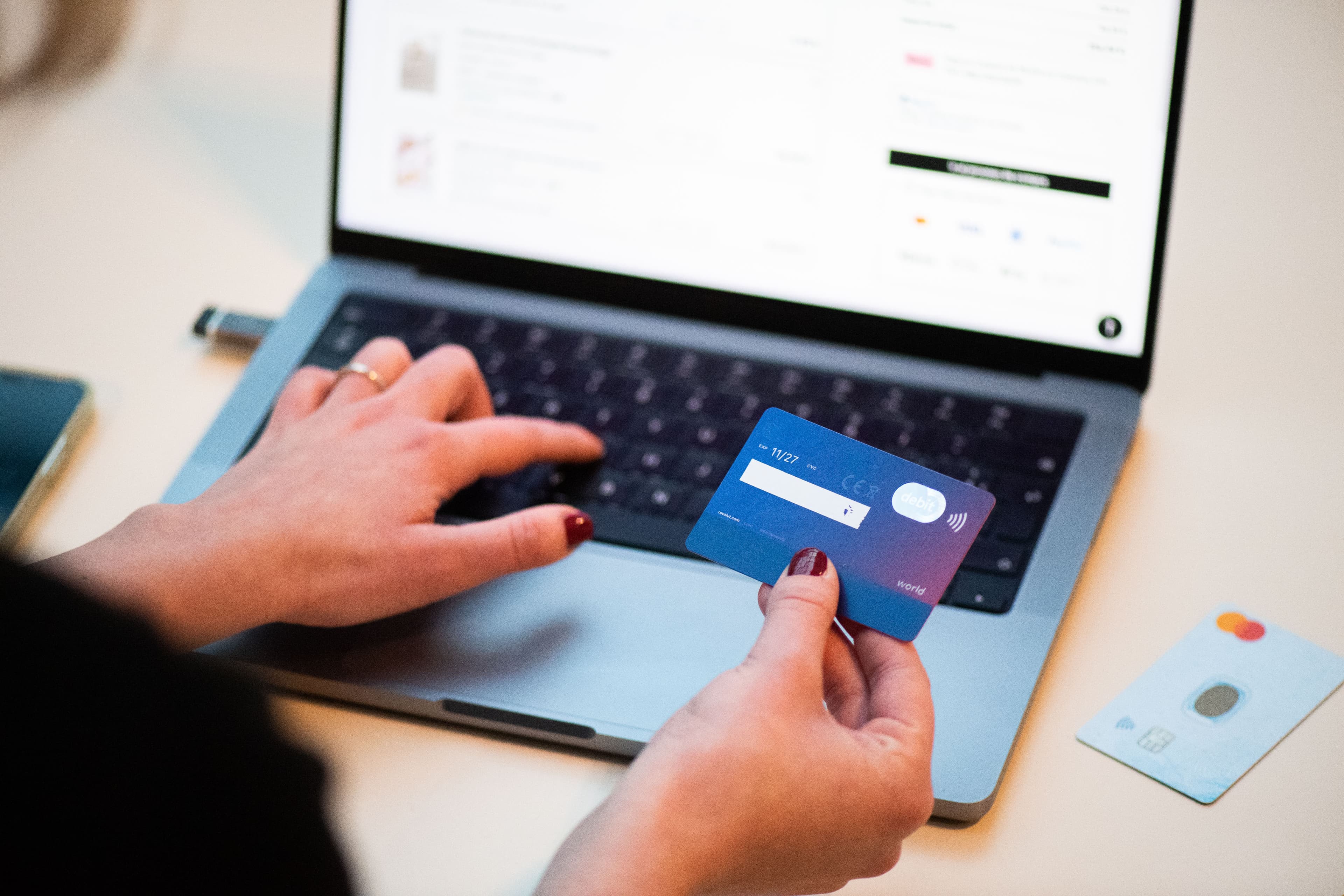 Tại sao nên mua hàng online?